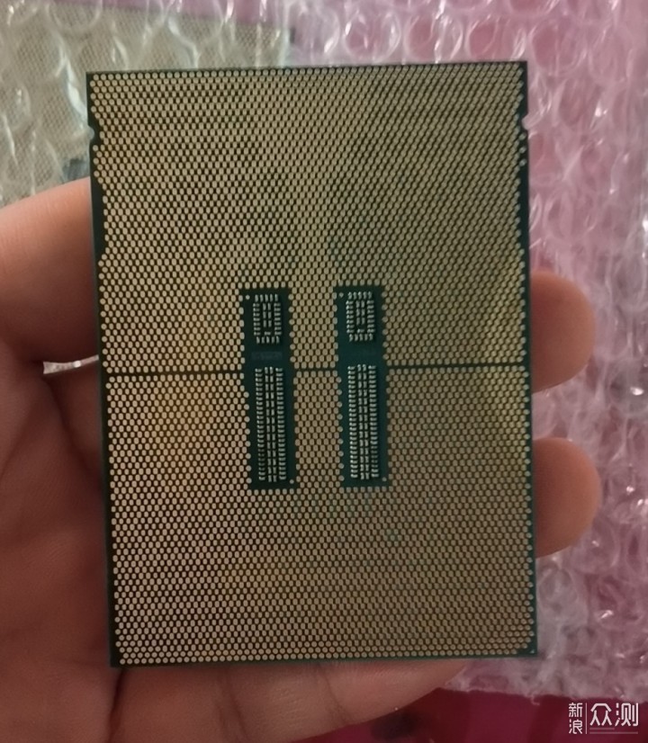 最大96核心！AMD四代霄龙曝光，5nm Zen4架构_新浪众测