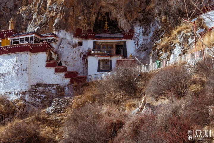 西藏悬崖上的寺庙，《扎叶巴寺》电影感游记_新浪众测