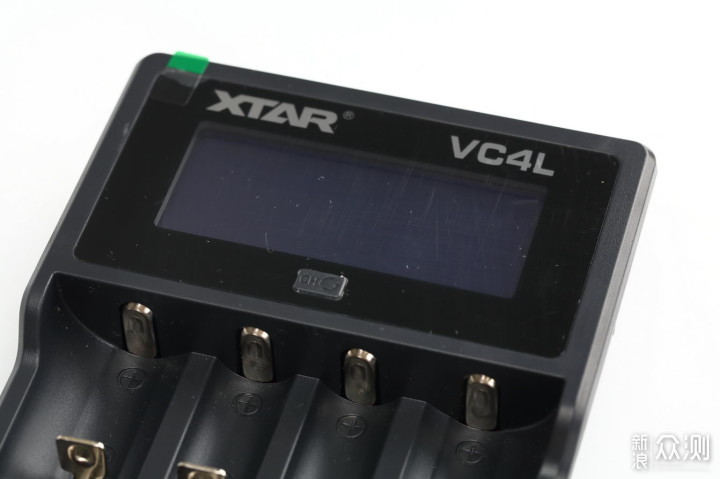 经济实惠 大屏4槽充电器 XTAR VC4充电器_新浪众测