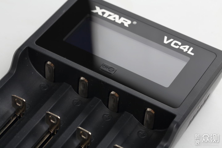 经济实惠 大屏4槽充电器 XTAR VC4充电器_新浪众测