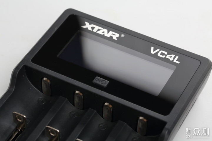 经济实惠 大屏4槽充电器 XTAR VC4充电器_新浪众测