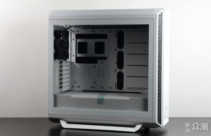 零RGB、静音、高性能的主机怎么装？我教你！_新浪众测