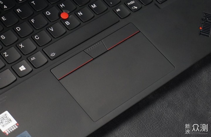 轻薄笔记本翘楚！体验全新ThinkPad X1 Carbon_新浪众测