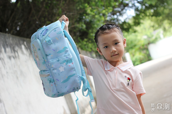 保护祖国的花骨朵儿，GMTforKids超轻护脊书包_新浪众测