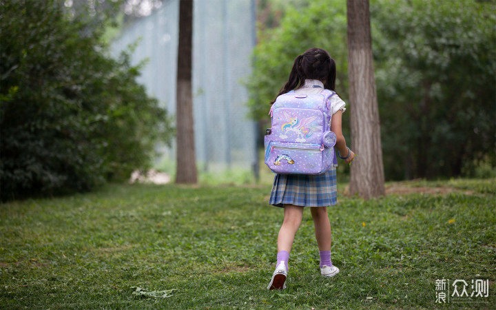 小学生第一件装备GMTforKids儿童护脊书包体验_新浪众测