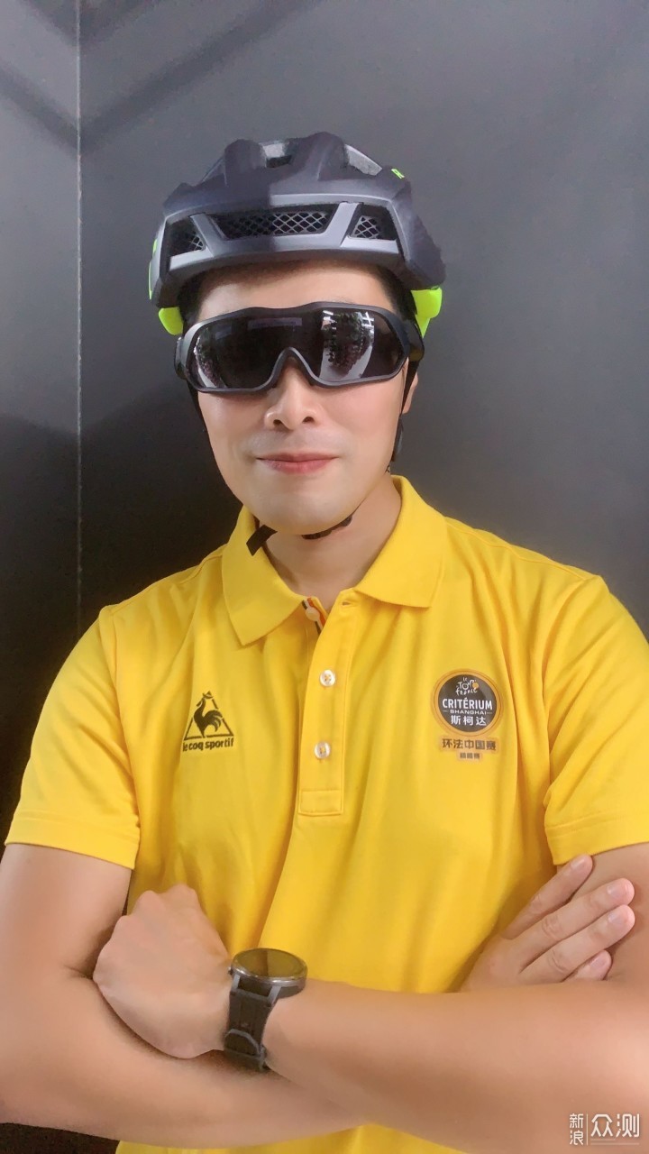 兼具科技感和未来感的318RHYA智能眼镜SG40_新浪众测