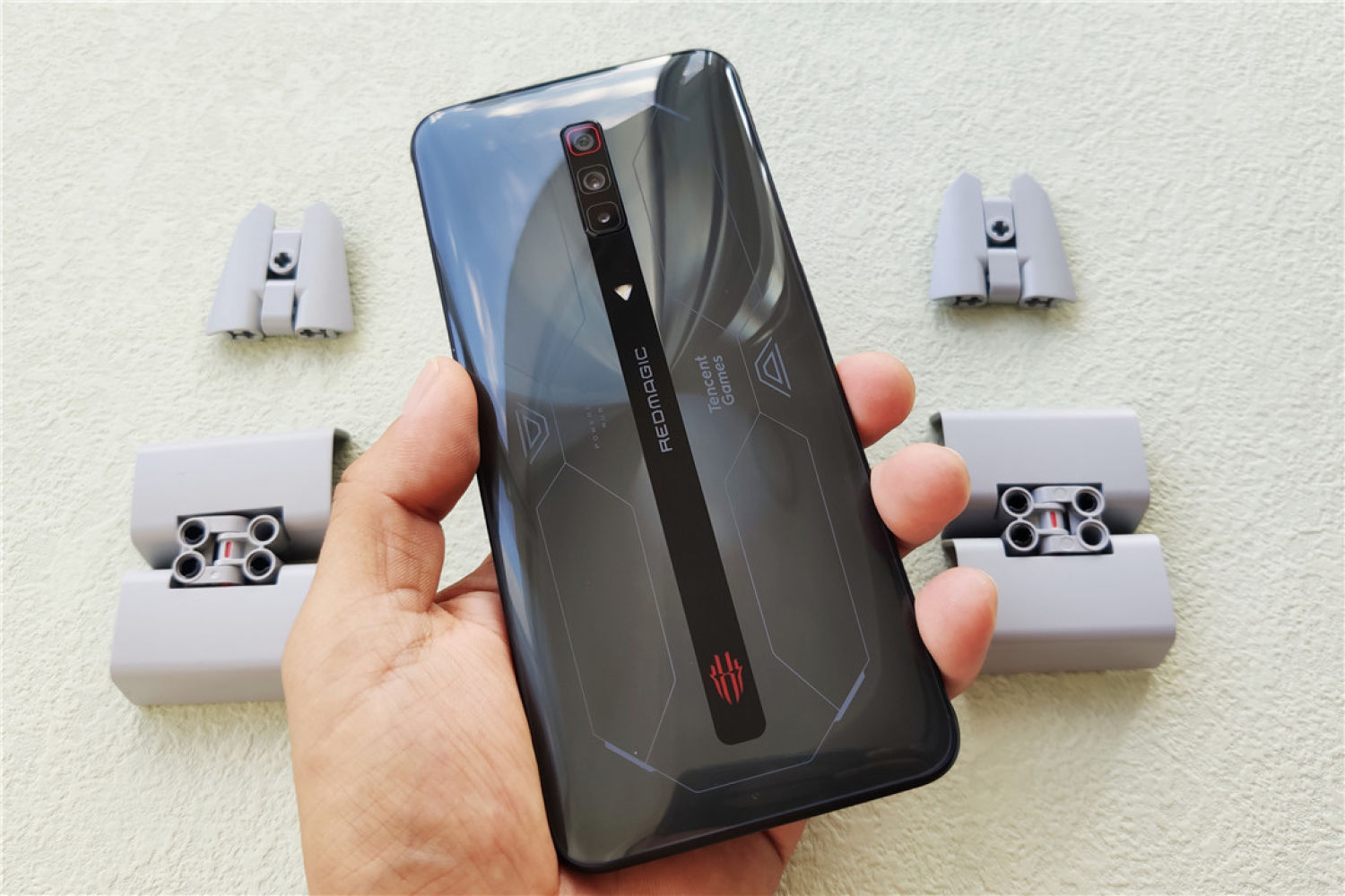 腾讯红魔游戏手机6S Pro“四围”深度测评