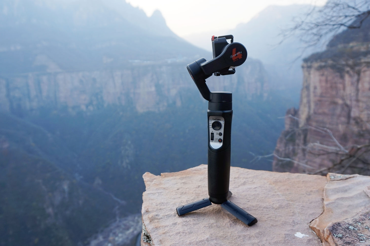 浩瀚Pro4“快·稳”，是运动相机稳定器的首选