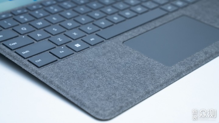 微软Surface Pro 8评测，2合1笔记本标杆之作_新浪众测