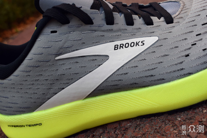 Brooks HyperionTempo跑鞋为何蕴藏着竞速DNA_新浪众测