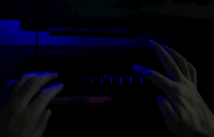 钢琴触感的客制化键盘-小呆虫GK61轻弹版_新浪众测