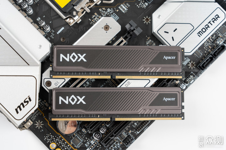 宇瞻Apacer NOX 暗黑马甲 DDR4 4000开箱简测_新浪众测