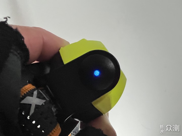 Fenix WH23R充电智能手势感应头灯体验测评_新浪众测