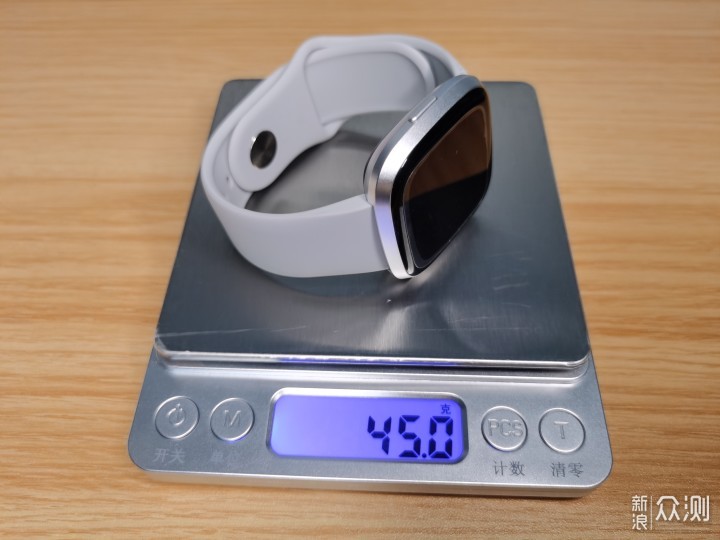 双十二值得入手的智能手表，可以测量血压_新浪众测