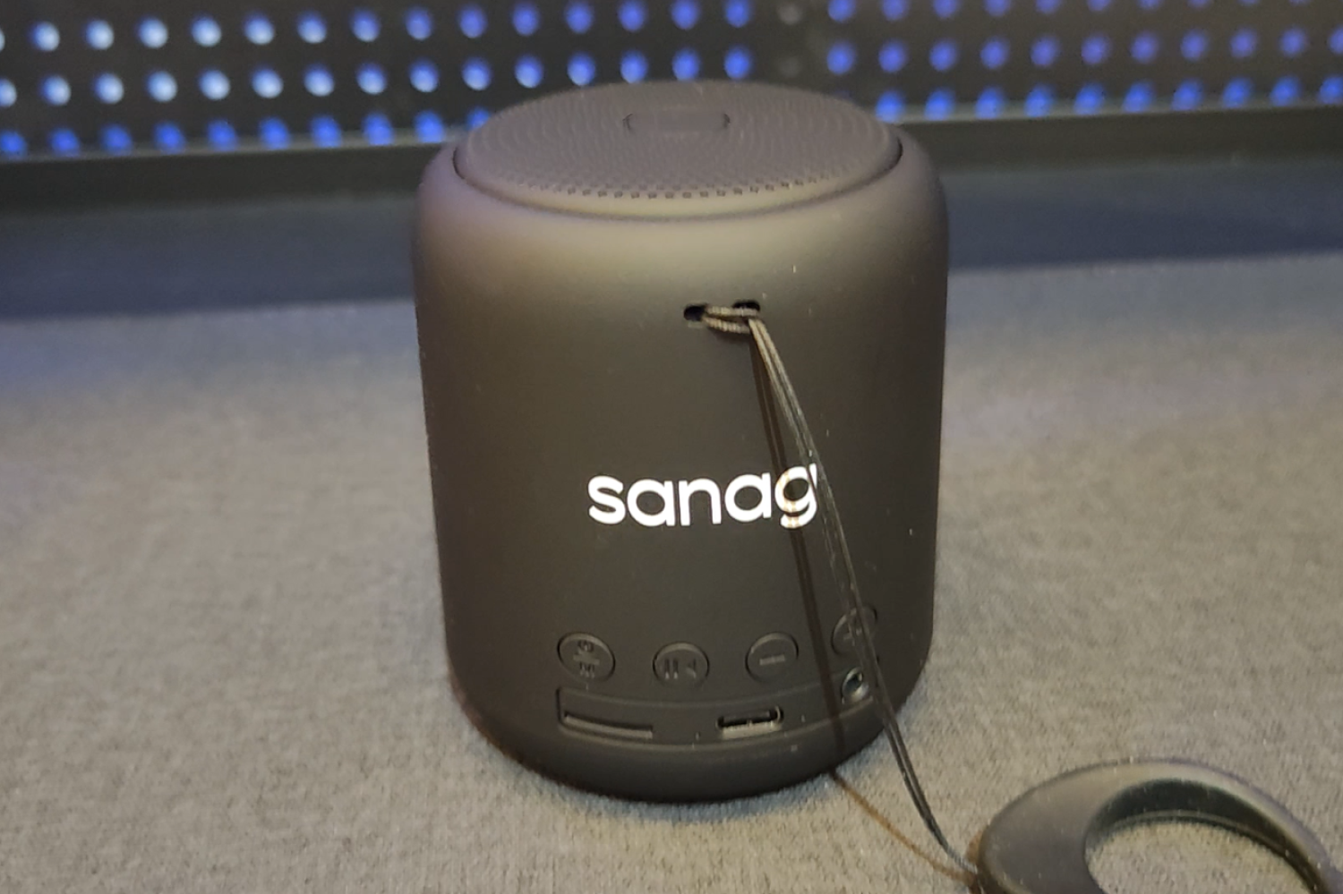 塞那X6S联名款盲盒音箱，便携小巧、低音很爽