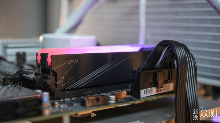 技嘉AORUS RGB DDR5内存：甜蜜价格拥有高性能_新浪众测