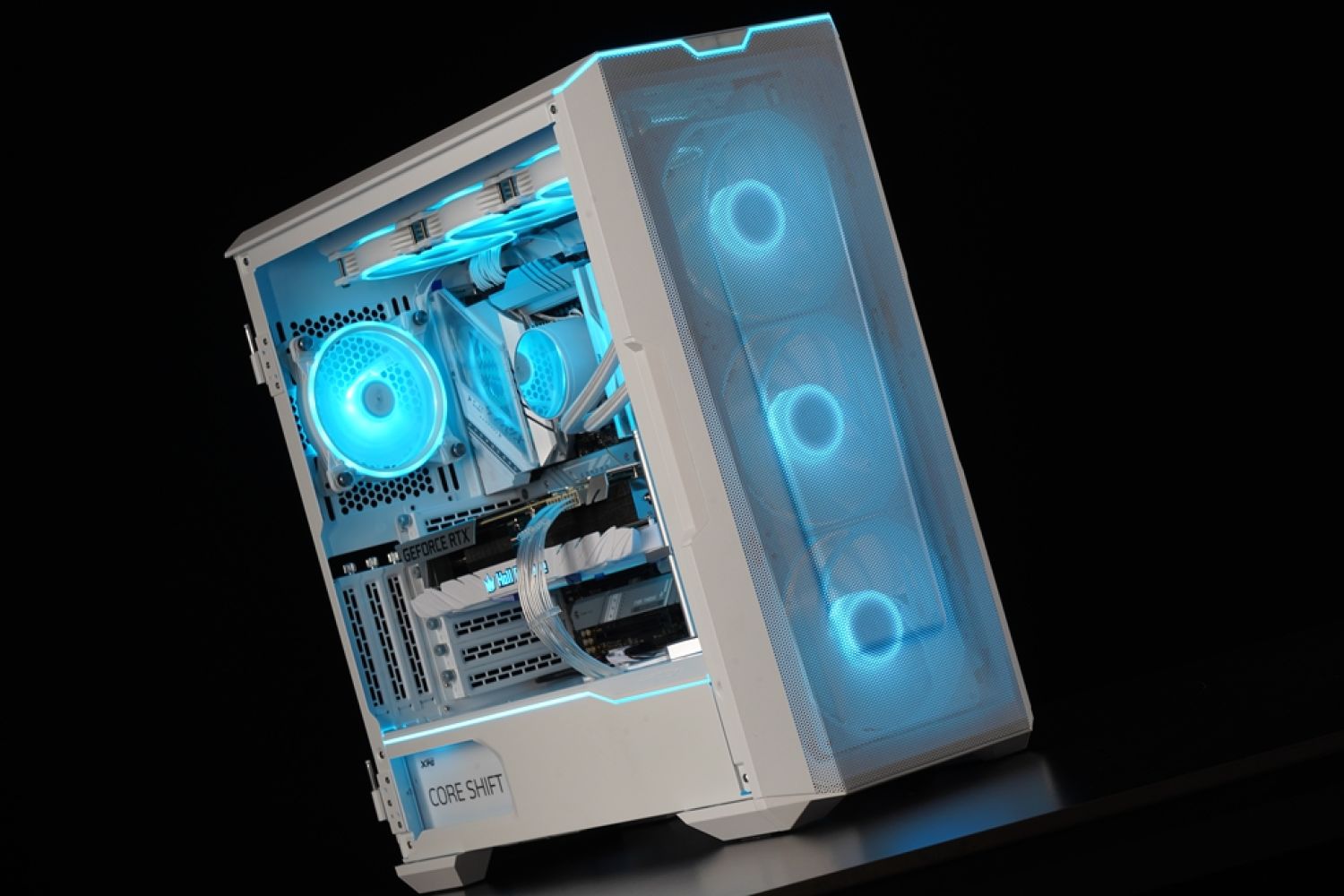 追风者G500A＋Z790吹雪+XPG全家桶的白色主机