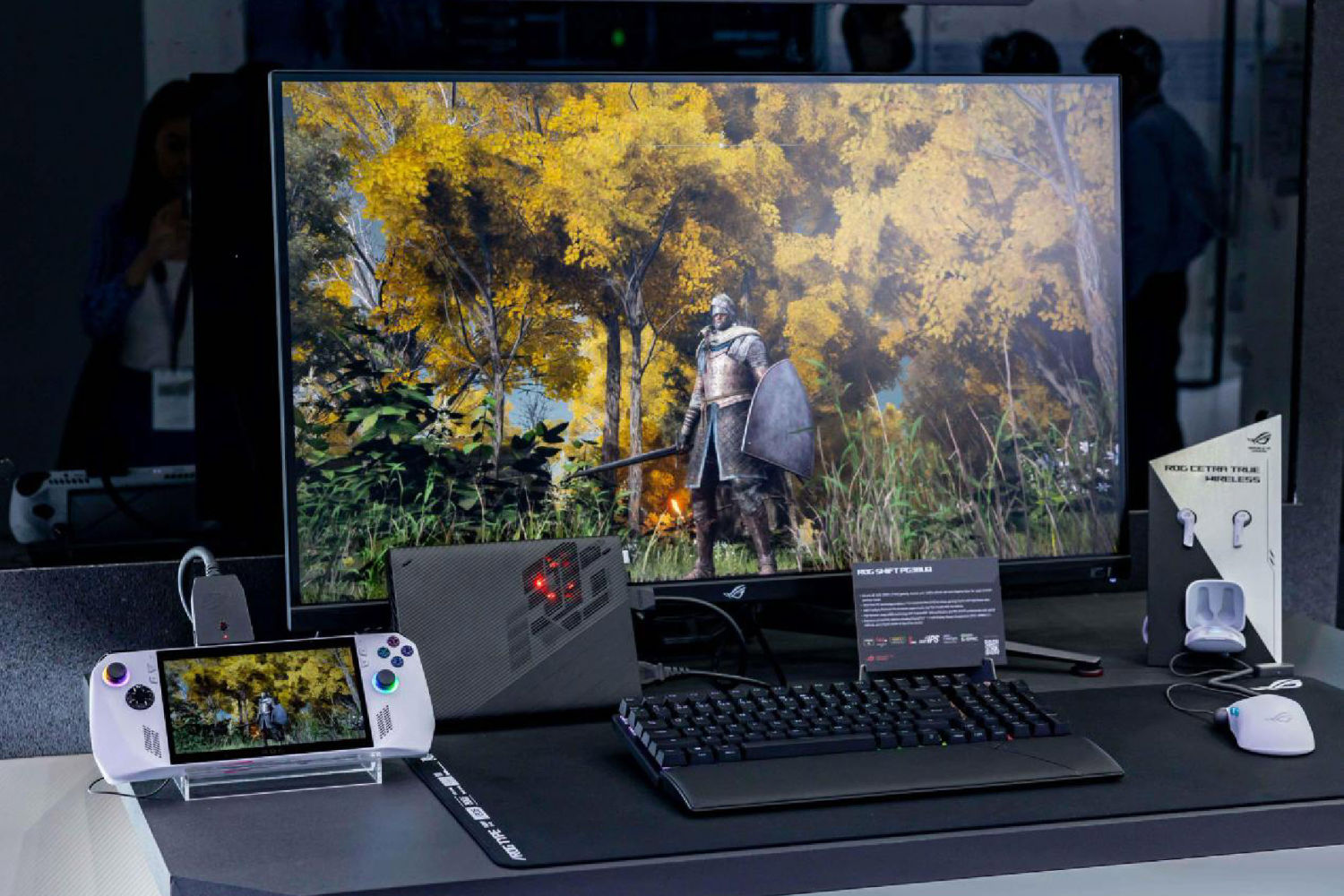 OG新一代电竞显示器亮相2023台北国际电脑展