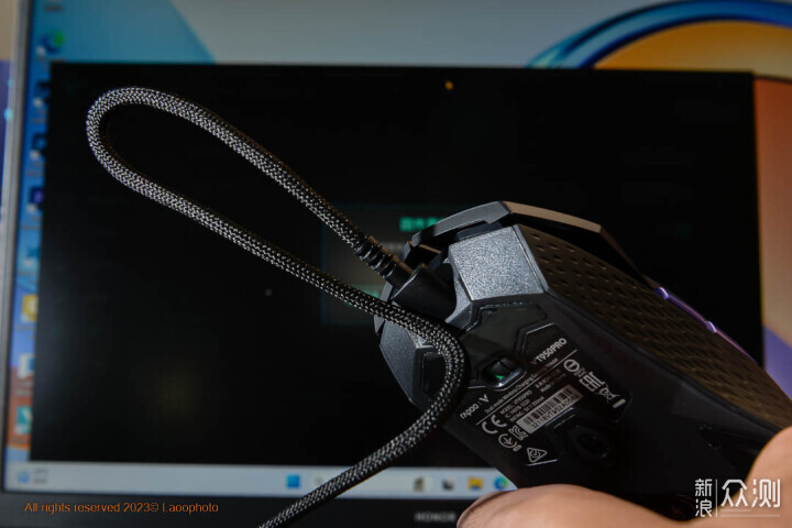 普及4KHz的屏显“超跑”游戏鼠标 VT950PRO_新浪众测