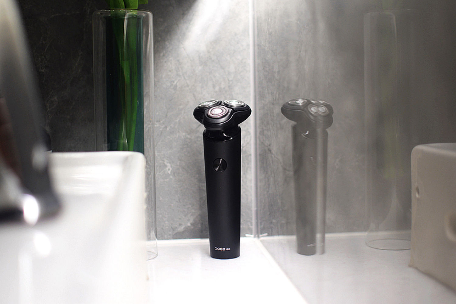 浮动3刀头 360度贴面 DOCO lab黑刃电动剃须刀