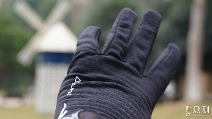 闪电骑行手套，高科技加持的冬季多运动手套_新浪众测