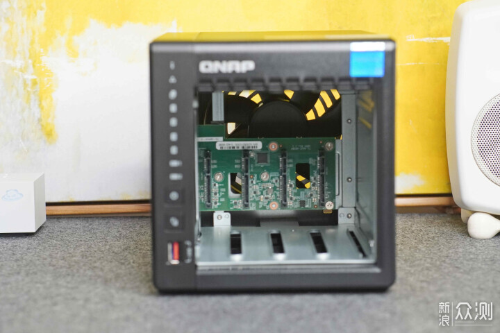 高性能存储，QNAP TS-466C开箱拆解及系统配置_新浪众测