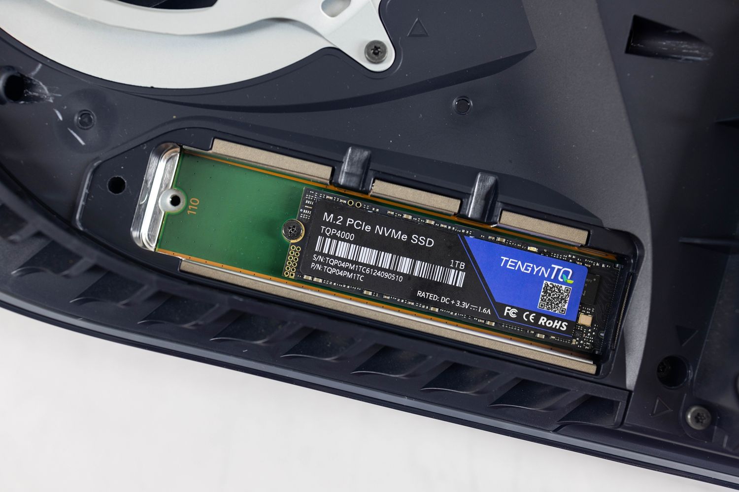 给PS5加装一块1TB M.2，腾隐SSD TQP4000实测
