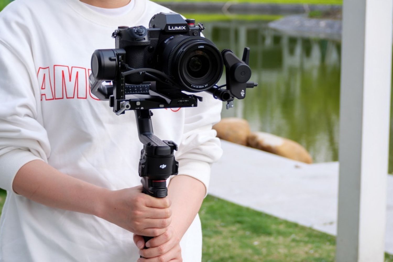 DJI RS 4相机稳定器首发评测：效率大提升