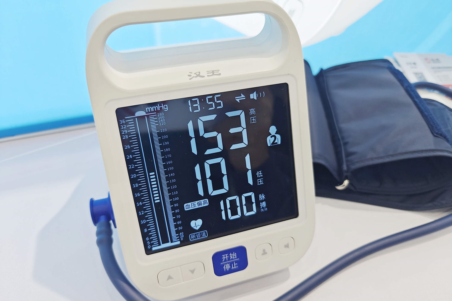 测量更准确，选择采用柯氏音法的汉王血压计