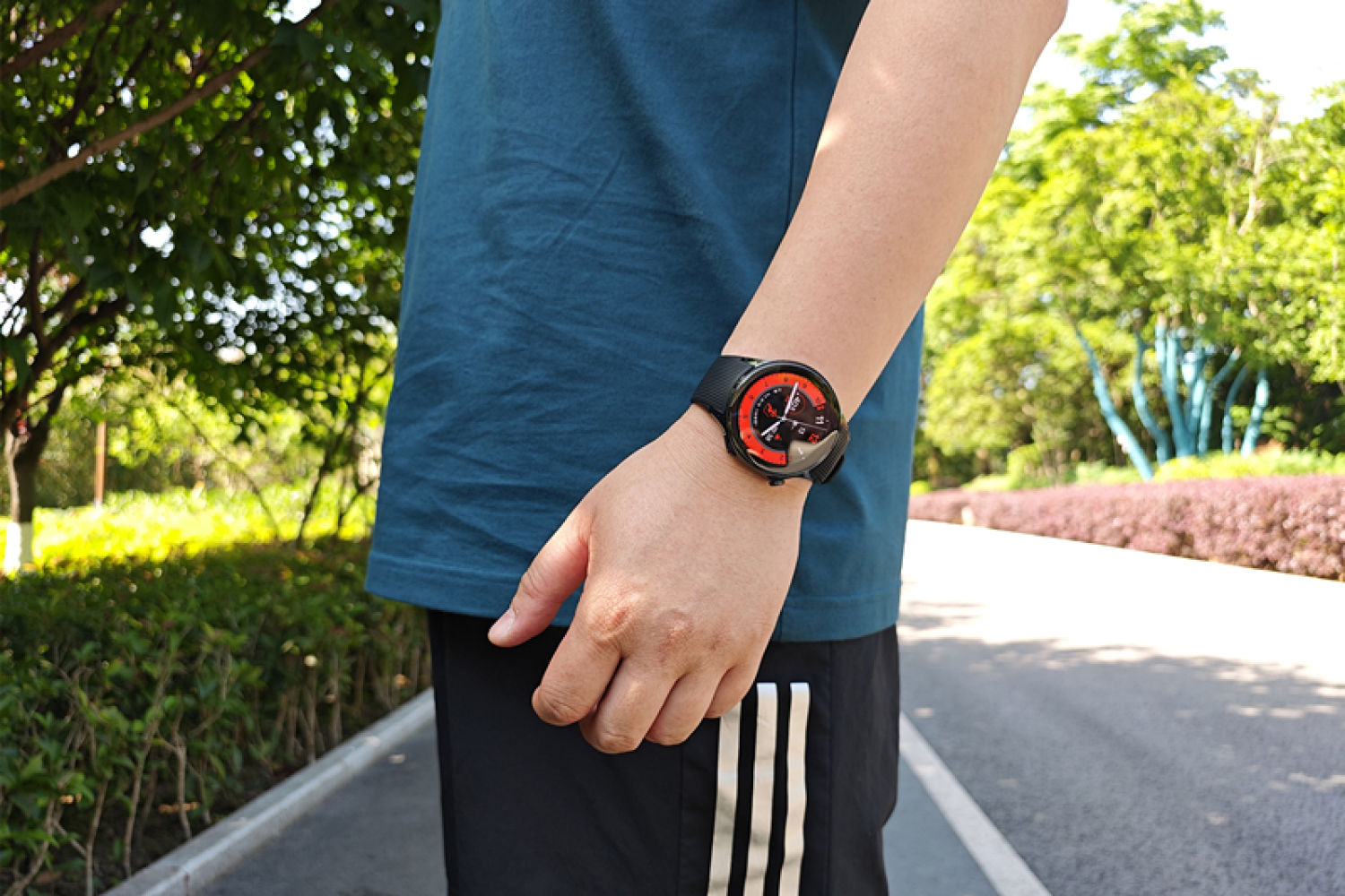 专业运动健康管家 深测OPPO Watch X智能手表