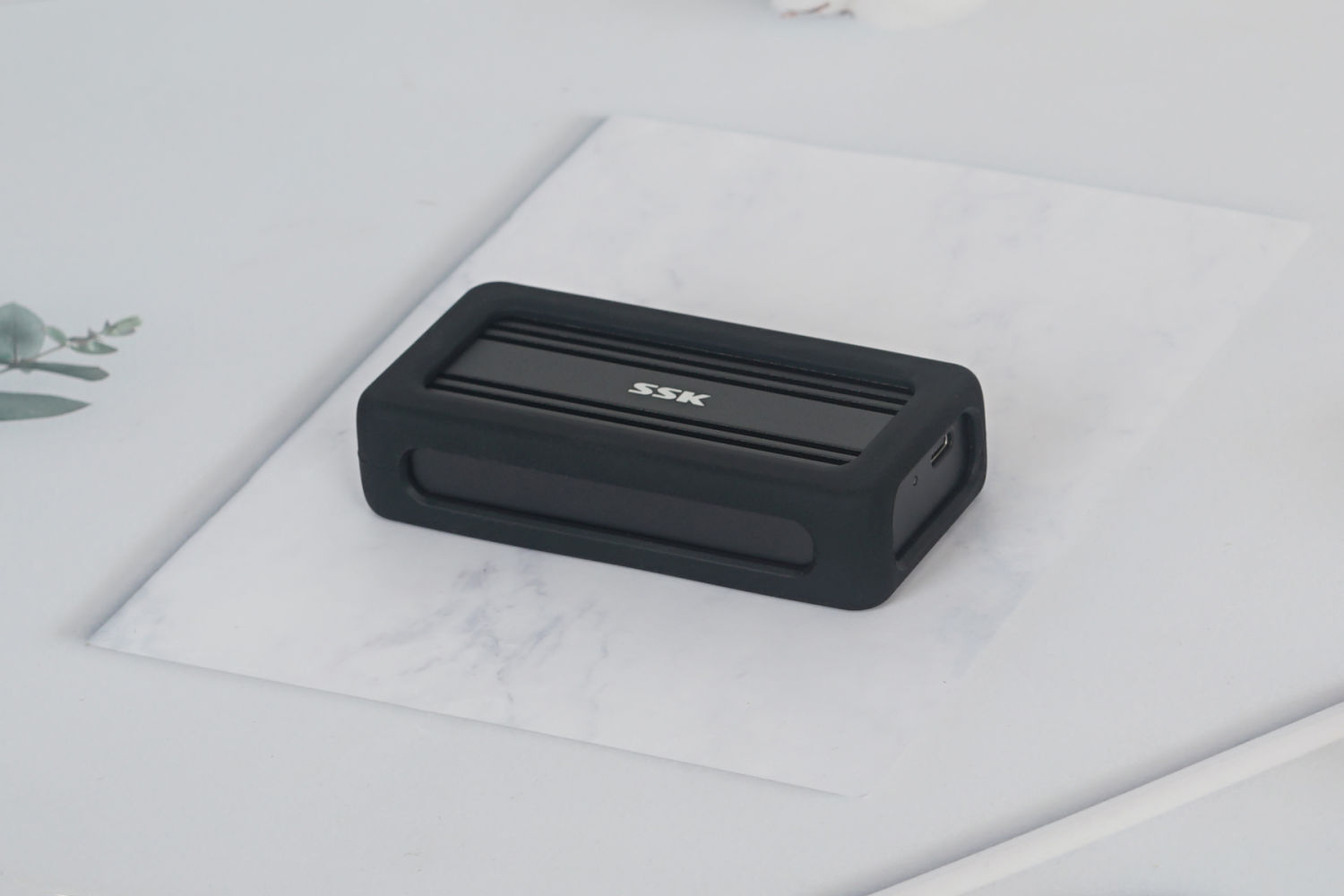 SSK飚王USB4硬盘盒：高效存储首选！