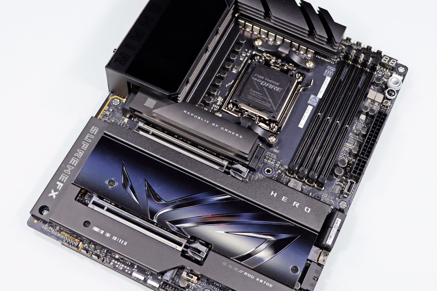 华硕 ROG CROSSHAIR X870E HERO