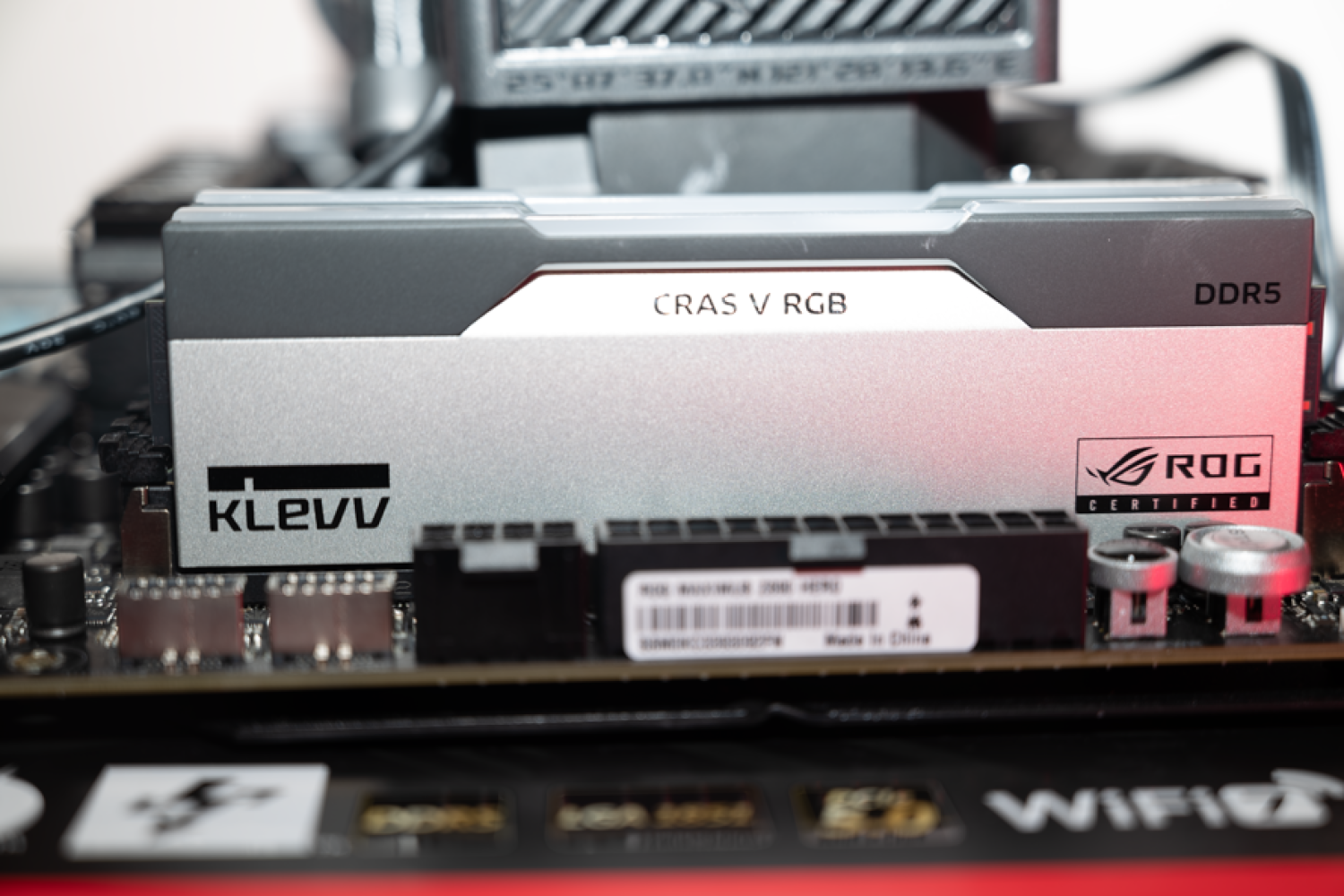 KLEVV科赋CRAS V ROG联名DDR5内存评测