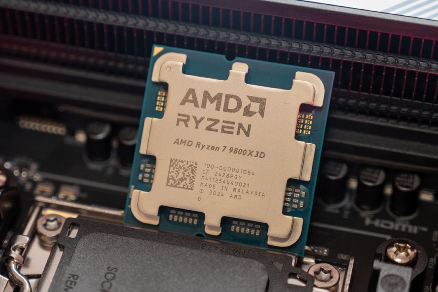 游戏核武器：AMD 锐龙7 9800X3D处理器评测