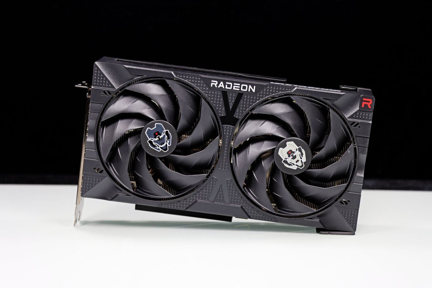 Radeon RX 7650GRE 登场，GTX1060 该换显卡！